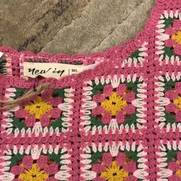 NWT New In top - Picture 2 of 5